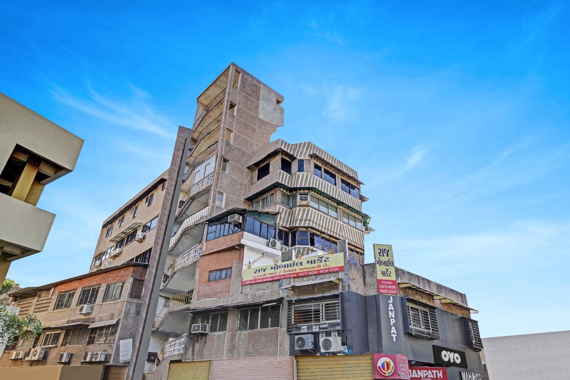 Hotel O Neelkamal Ахмедабад Екстериор снимка
